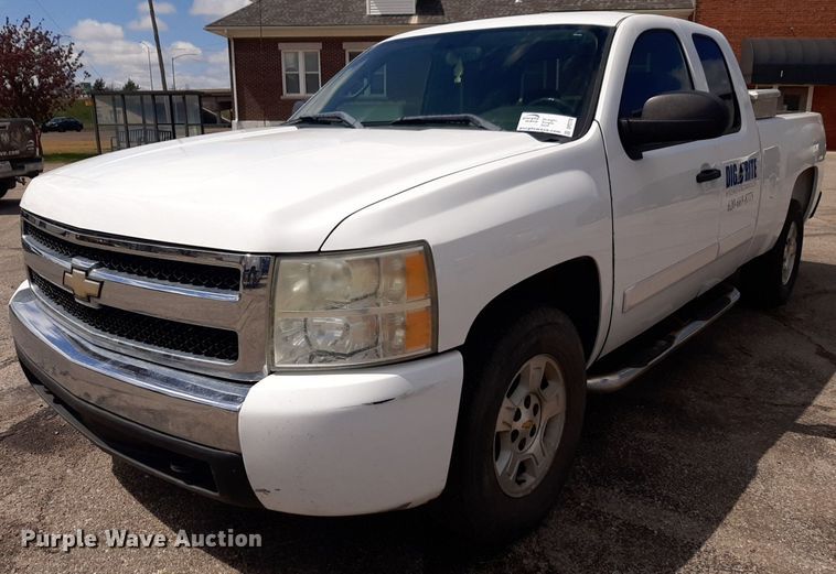 image for item DP2770 2008 Chevrolet  Silverado 1500 Ext. Cab pickup truck