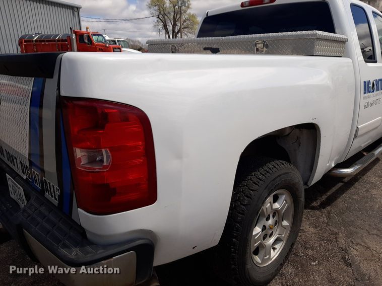 image for item DP2770 2008 Chevrolet  Silverado 1500 Ext. Cab pickup truck