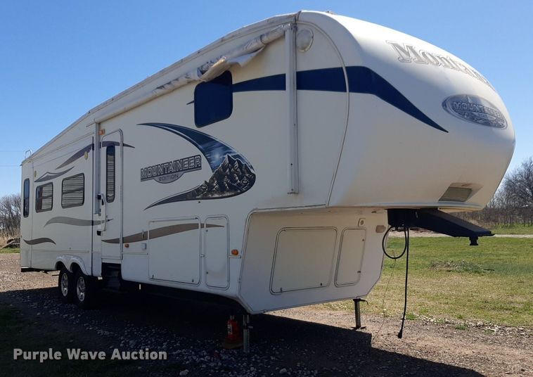 image for item DP2787 2010 Keystone Montana Mountaineer Edition camper