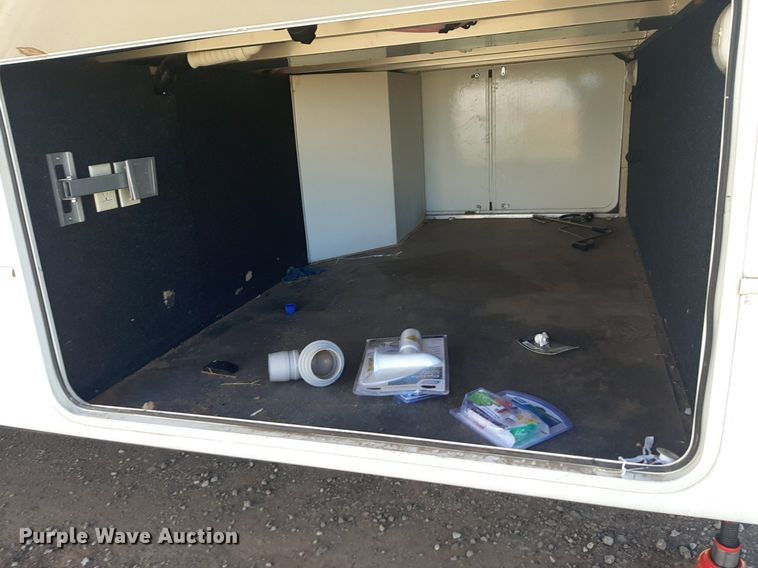 image for item DP2787 2010 Keystone Montana Mountaineer Edition camper