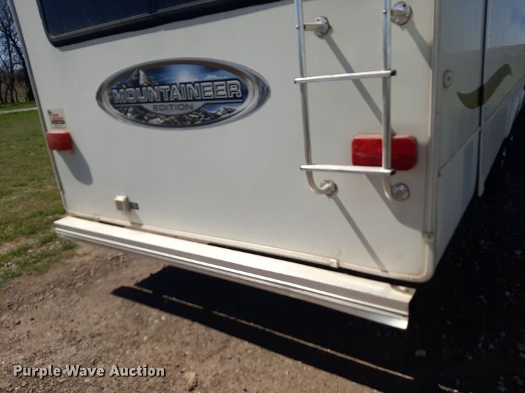 image for item DP2787 2010 Keystone Montana Mountaineer Edition camper