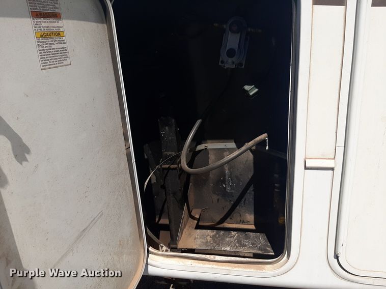 image for item DP2787 2010 Keystone Montana Mountaineer Edition camper