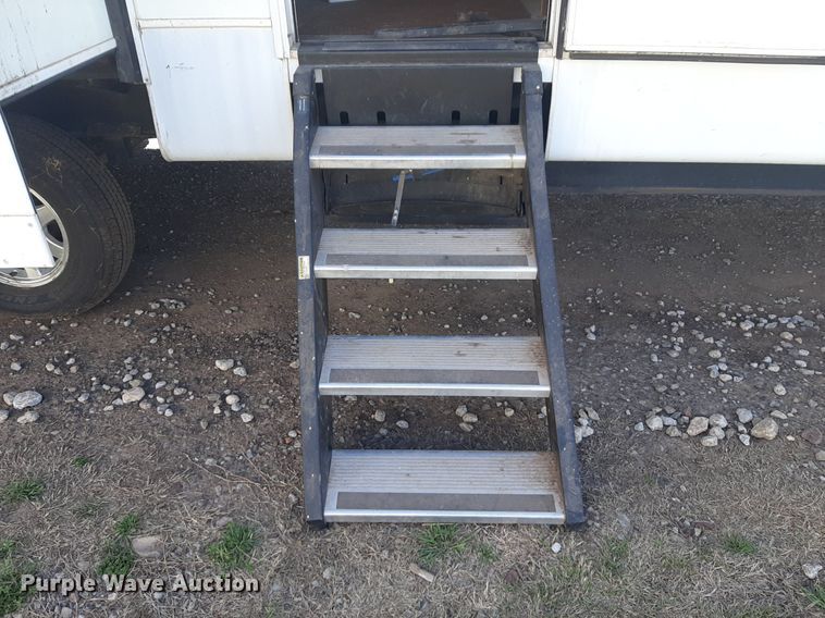 image for item DP2787 2010 Keystone Montana Mountaineer Edition camper