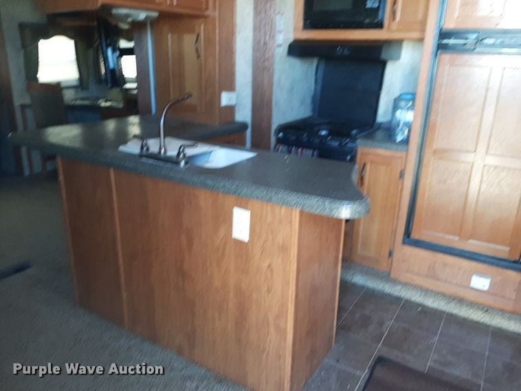 image for item DP2787 2010 Keystone Montana Mountaineer Edition camper