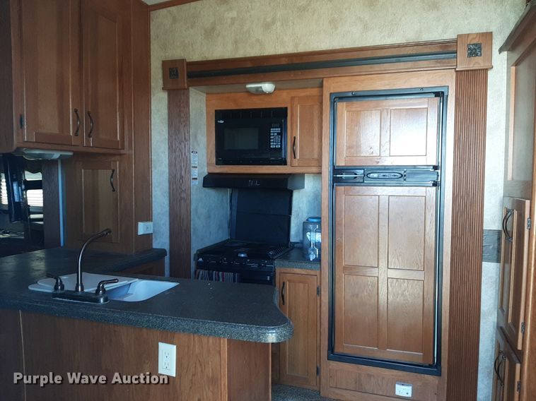 image for item DP2787 2010 Keystone Montana Mountaineer Edition camper