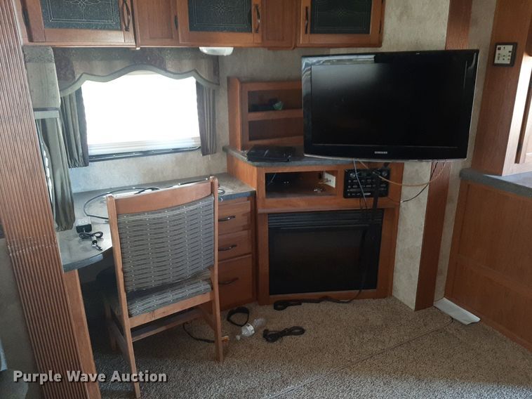 image for item DP2787 2010 Keystone Montana Mountaineer Edition camper