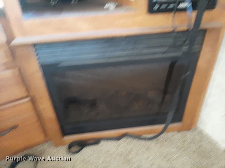 image for item DP2787 2010 Keystone Montana Mountaineer Edition camper