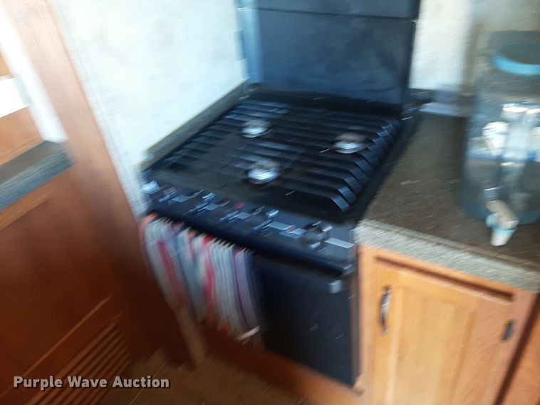 image for item DP2787 2010 Keystone Montana Mountaineer Edition camper