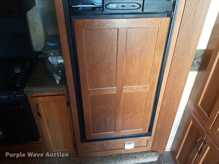 image for item DP2787 2010 Keystone Montana Mountaineer Edition camper