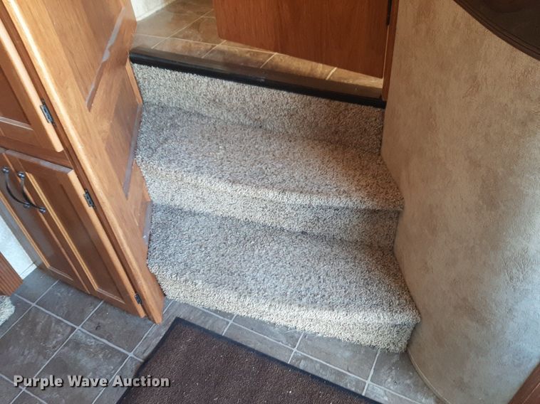 image for item DP2787 2010 Keystone Montana Mountaineer Edition camper