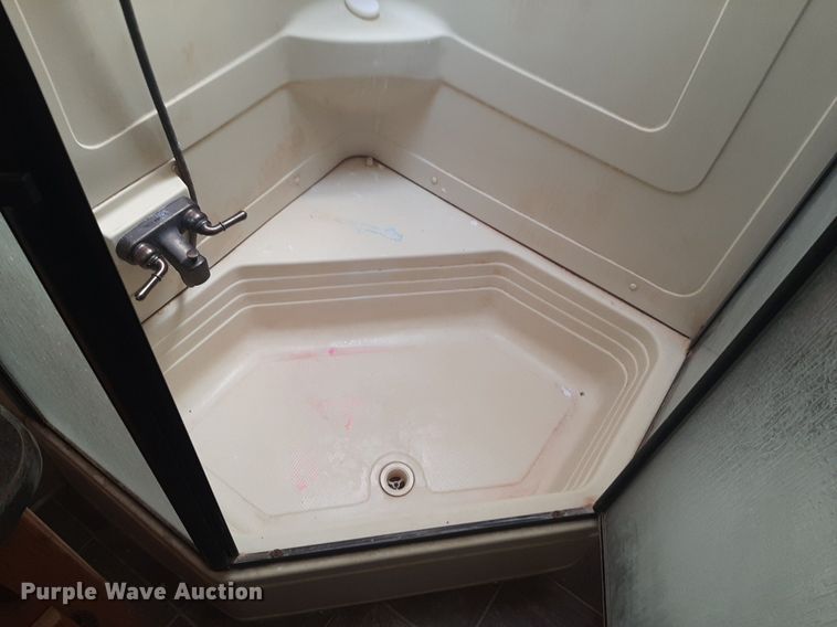 image for item DP2787 2010 Keystone Montana Mountaineer Edition camper