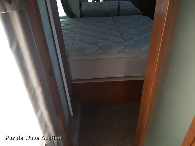 image for item DP2787 2010 Keystone Montana Mountaineer Edition camper