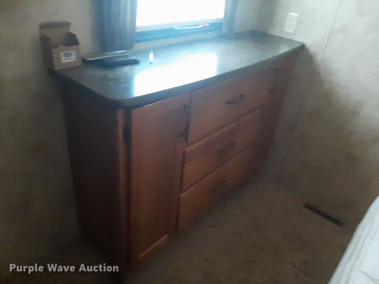 image for item DP2787 2010 Keystone Montana Mountaineer Edition camper