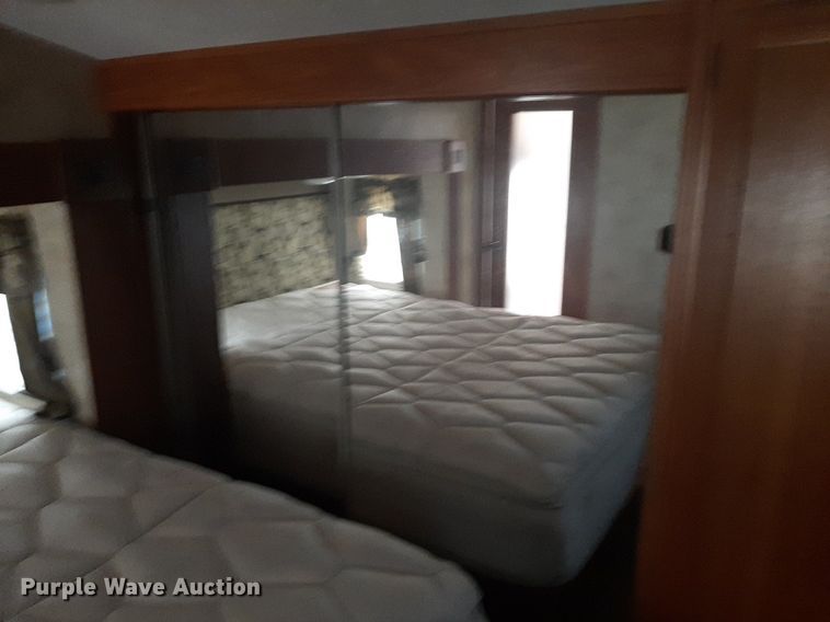 image for item DP2787 2010 Keystone Montana Mountaineer Edition camper