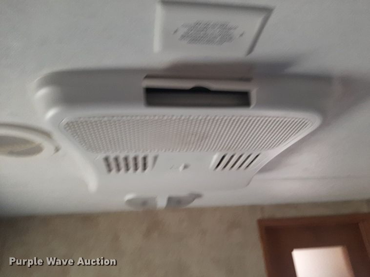 image for item DP2787 2010 Keystone Montana Mountaineer Edition camper