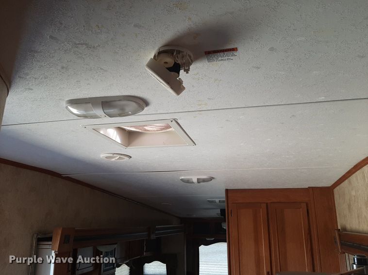 image for item DP2787 2010 Keystone Montana Mountaineer Edition camper