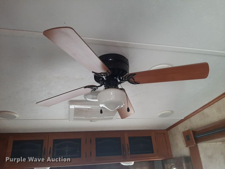 image for item DP2787 2010 Keystone Montana Mountaineer Edition camper