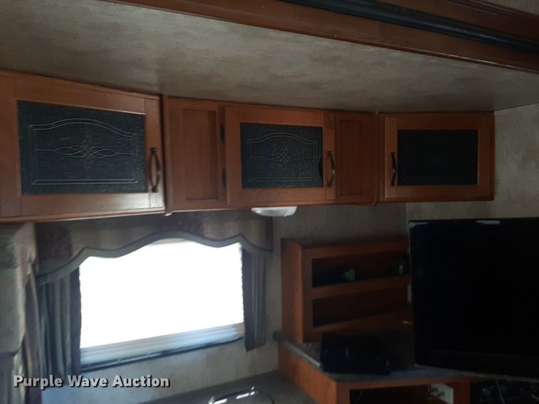 image for item DP2787 2010 Keystone Montana Mountaineer Edition camper