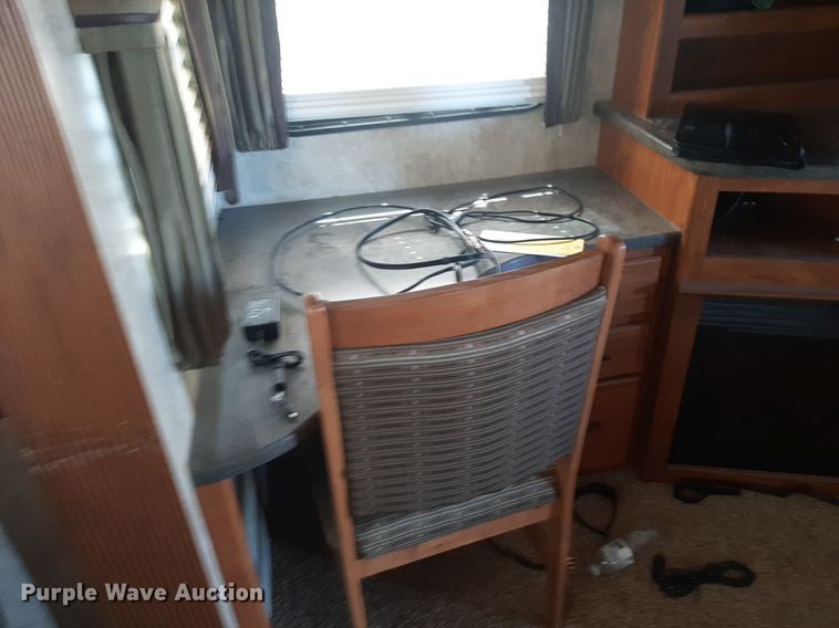 image for item DP2787 2010 Keystone Montana Mountaineer Edition camper