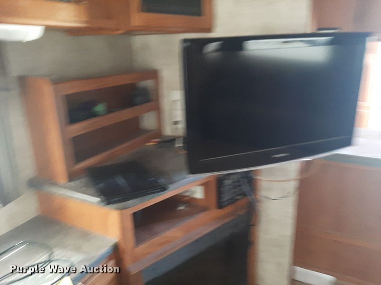 image for item DP2787 2010 Keystone Montana Mountaineer Edition camper