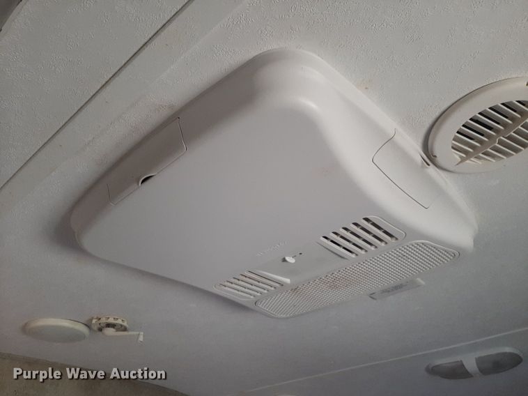 image for item DP2787 2010 Keystone Montana Mountaineer Edition camper