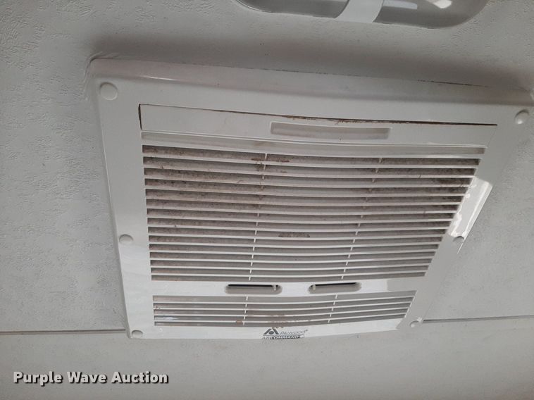 image for item DP2787 2010 Keystone Montana Mountaineer Edition camper