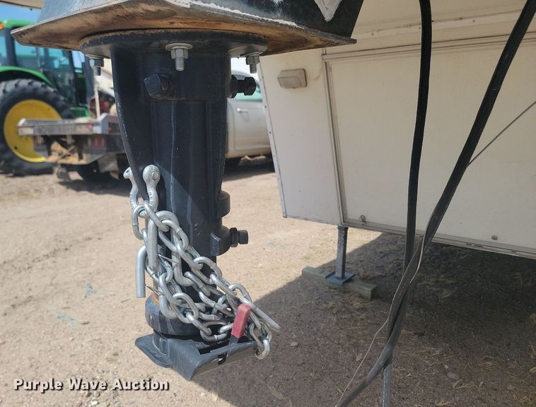 image for item DP3527 2000 Fleetwood RV Prowler camper