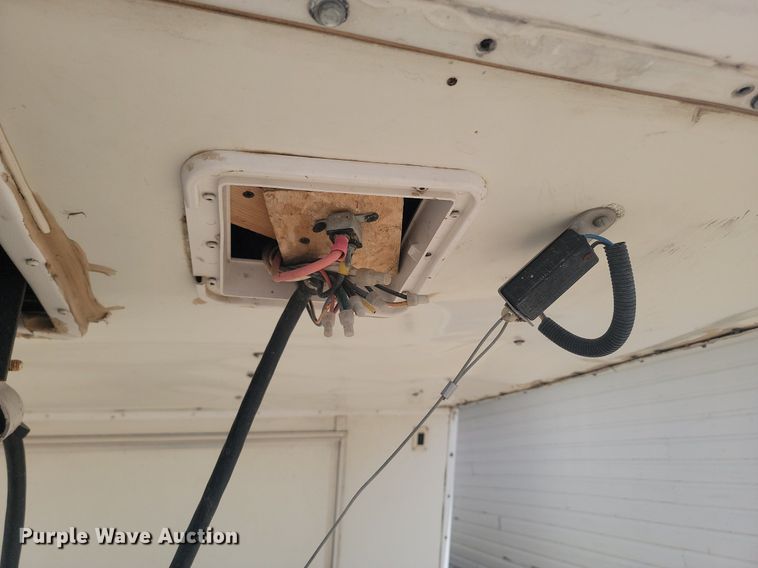 image for item DP3527 2000 Fleetwood RV Prowler camper