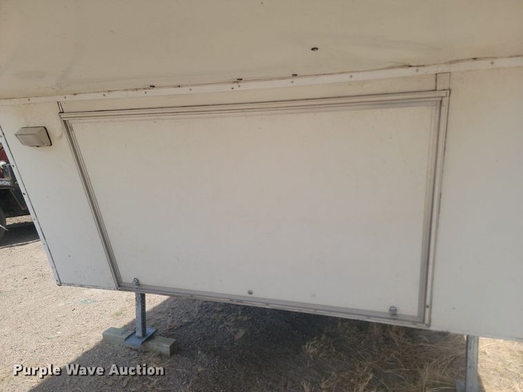 image for item DP3527 2000 Fleetwood RV Prowler camper