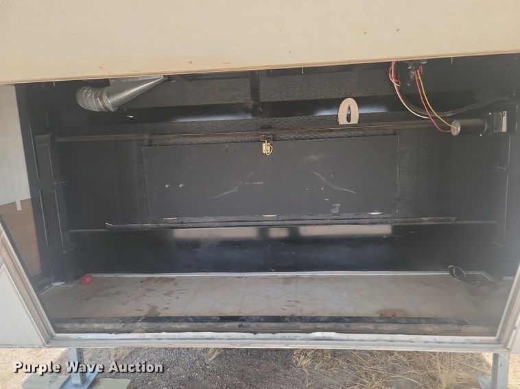 image for item DP3527 2000 Fleetwood RV Prowler camper