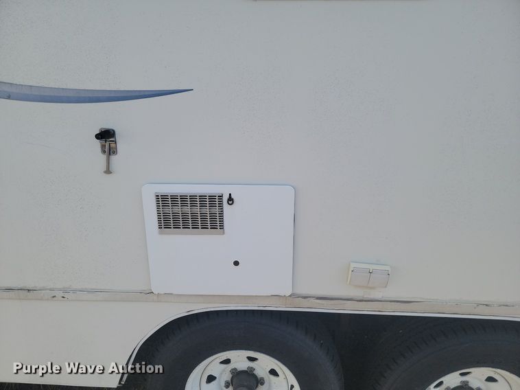 image for item DP3527 2000 Fleetwood RV Prowler camper