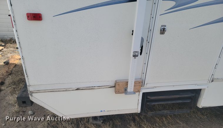 image for item DP3527 2000 Fleetwood RV Prowler camper