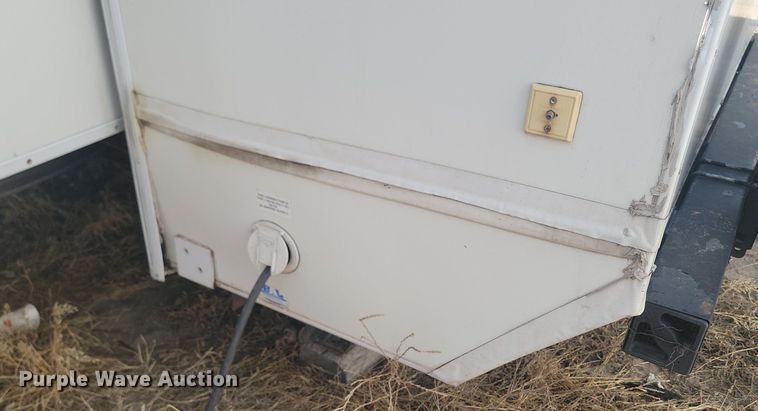 image for item DP3527 2000 Fleetwood RV Prowler camper