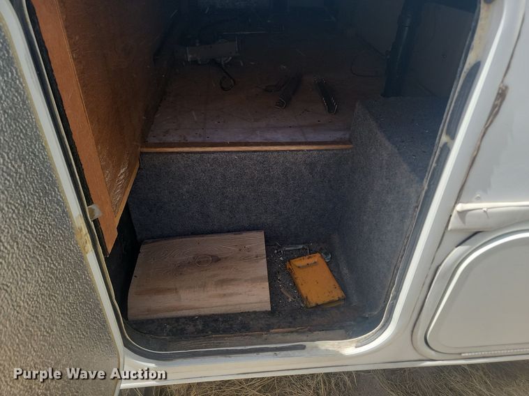 image for item DP3527 2000 Fleetwood RV Prowler camper