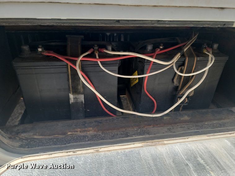 image for item DP3527 2000 Fleetwood RV Prowler camper