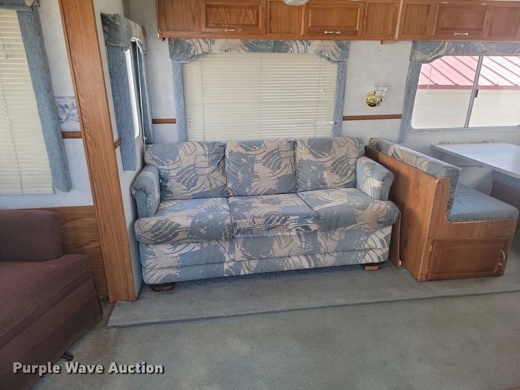 image for item DP3527 2000 Fleetwood RV Prowler camper