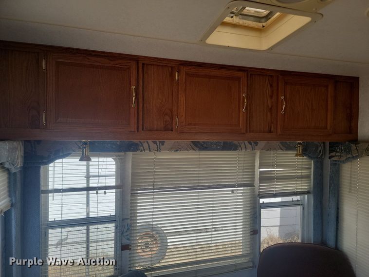 image for item DP3527 2000 Fleetwood RV Prowler camper