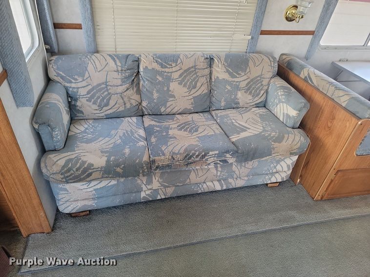 image for item DP3527 2000 Fleetwood RV Prowler camper