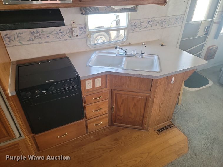 image for item DP3527 2000 Fleetwood RV Prowler camper