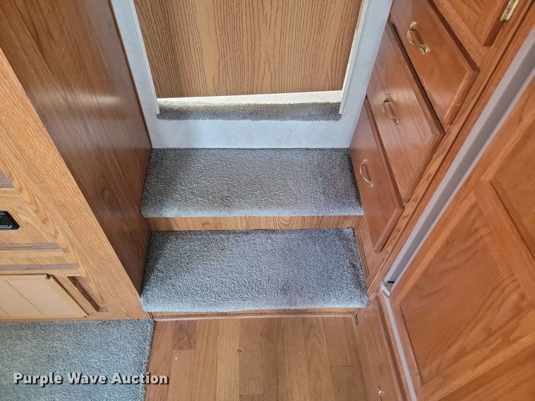 image for item DP3527 2000 Fleetwood RV Prowler camper