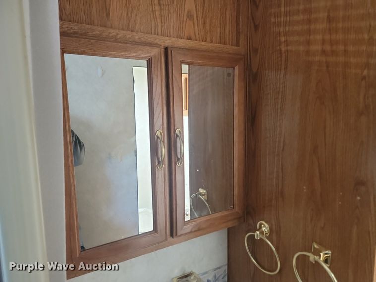 image for item DP3527 2000 Fleetwood RV Prowler camper