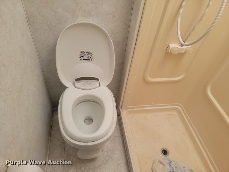 image for item DP3527 2000 Fleetwood RV Prowler camper