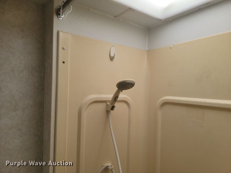 image for item DP3527 2000 Fleetwood RV Prowler camper