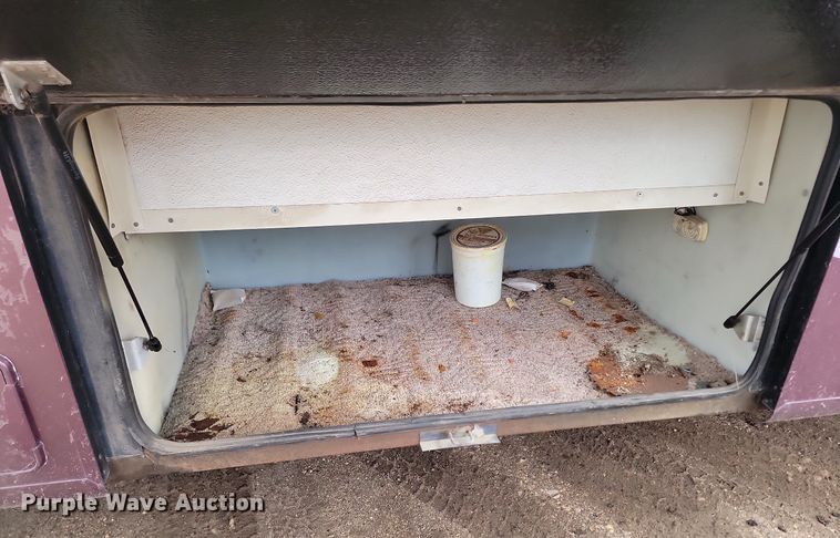 image for item DP5674 2000 Holiday Rambler Endeavor RV