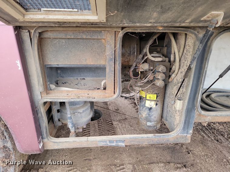 image for item DP5674 2000 Holiday Rambler Endeavor RV