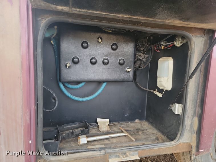 image for item DP5674 2000 Holiday Rambler Endeavor RV