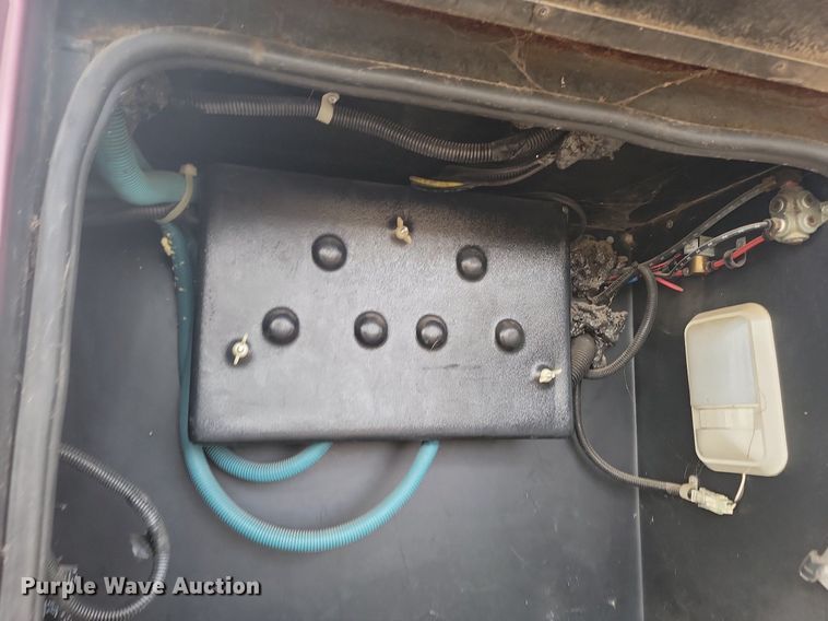 image for item DP5674 2000 Holiday Rambler Endeavor RV