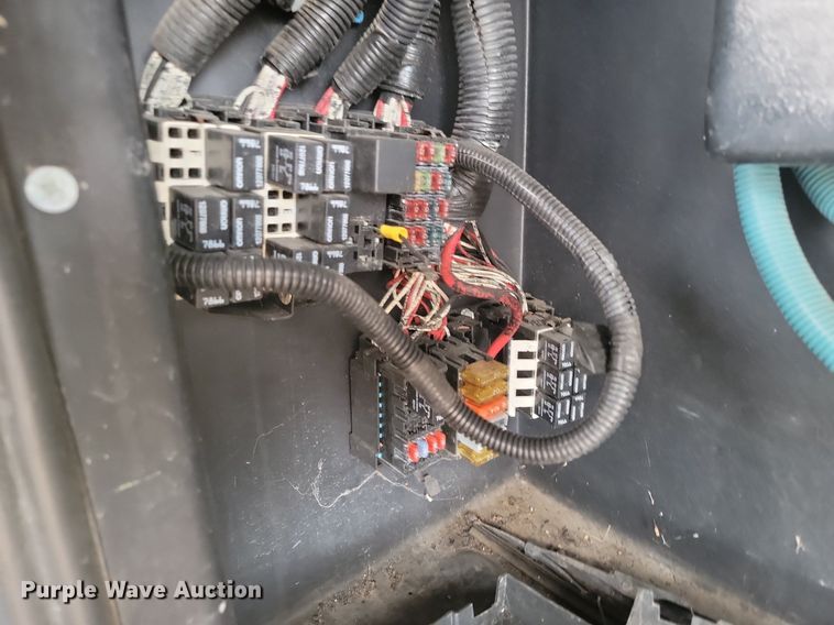 image for item DP5674 2000 Holiday Rambler Endeavor RV