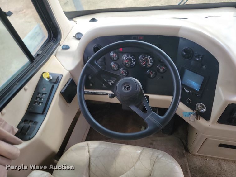 image for item DP5674 2000 Holiday Rambler Endeavor RV