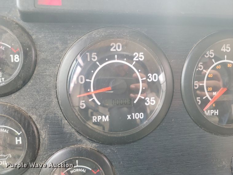 image for item DP5674 2000 Holiday Rambler Endeavor RV